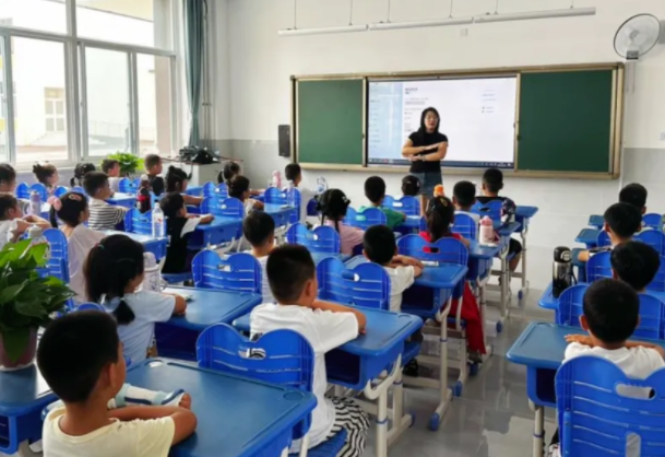 只有当立异实践成为学校常态科学思想成为每个孩子的根本本质