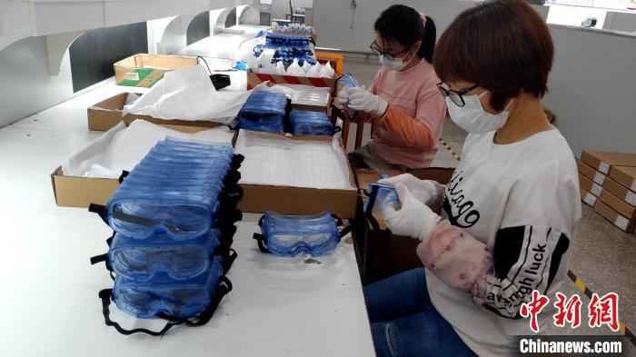 生产车间一角。 杨伏山 摄 厦门台企:特殊时期,略尽绵薄之力责无旁贷