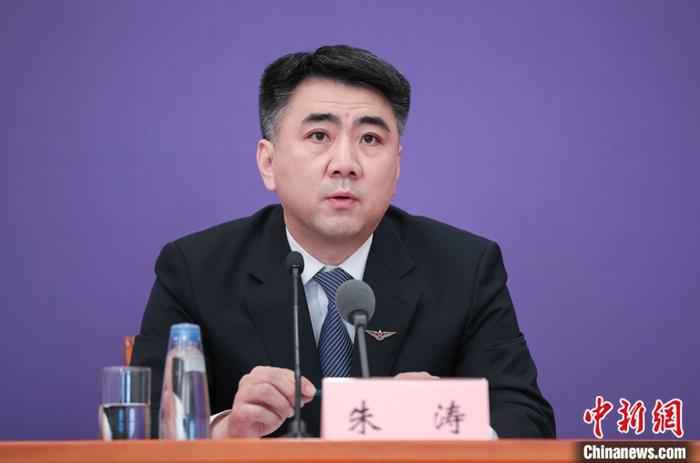  民航局：将航班分为高中低三个风险等级 精准防控